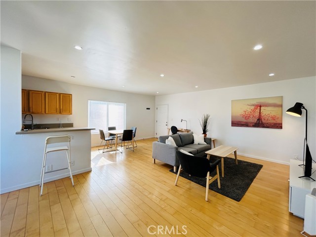 Detail Gallery Image 9 of 18 For 1114 6th St #11,  Santa Monica,  CA 90403 - 2 Beds | 2 Baths