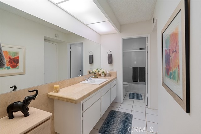 Image 20 of 37 For 1421 Sunrise Way 34