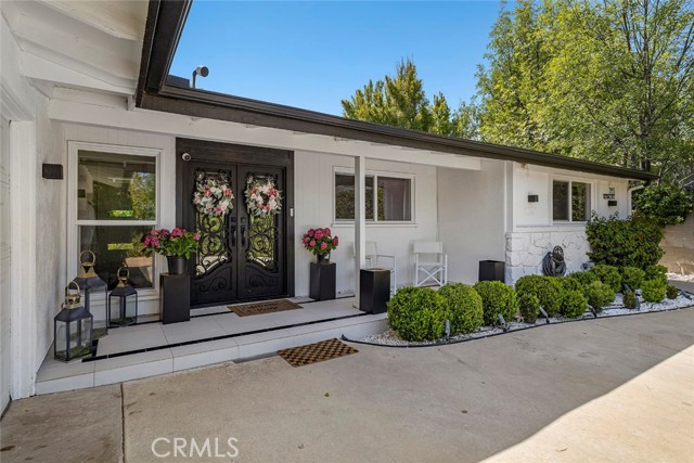 Detail Gallery Image 3 of 34 For 7153 Helmsdale, West Hills,  CA 91307 - 3 Beds | 2/1 Baths