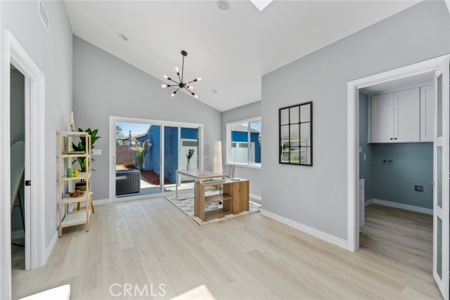 8460 Truxton Avenue, Los Angeles CA: https://media.crmls.org/medias/5cea623e-269e-4483-b2d3-9c2cc2740443.jpg