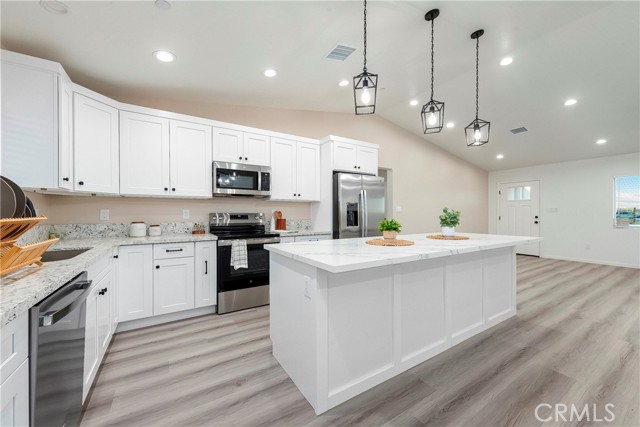 Detail Gallery Image 13 of 23 For 8937 Oleander Ave, California City,  CA 93505 - 3 Beds | 2 Baths