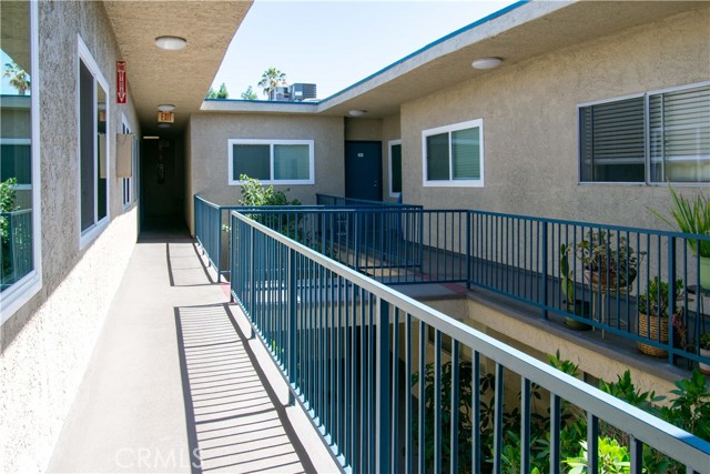 14560 Clark Street, Sherman Oaks CA: https://media.crmls.org/medias/5ceb9885-e77d-4326-a0ca-8a69a0dba423.jpg