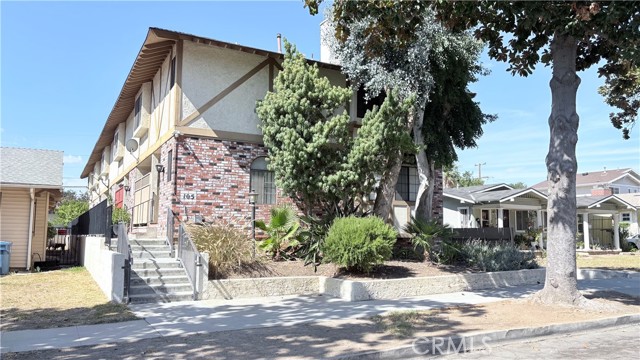 Detail Gallery Image 2 of 22 For 105 N El Molino #E,  Alhambra,  CA 91801 - 2 Beds | 2/1 Baths