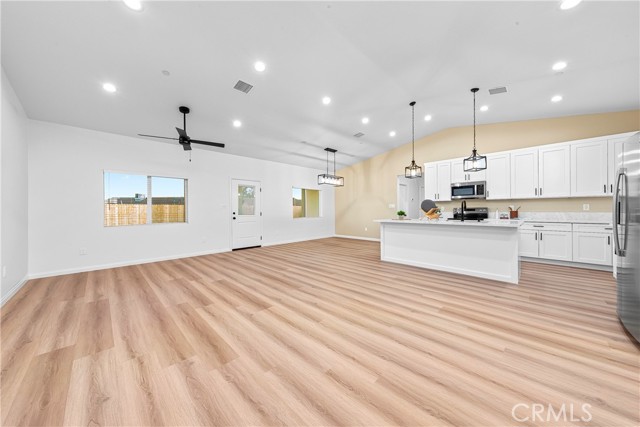 Detail Gallery Image 8 of 25 For 20324 81st St, California City,  CA 93505 - 4 Beds | 2 Baths