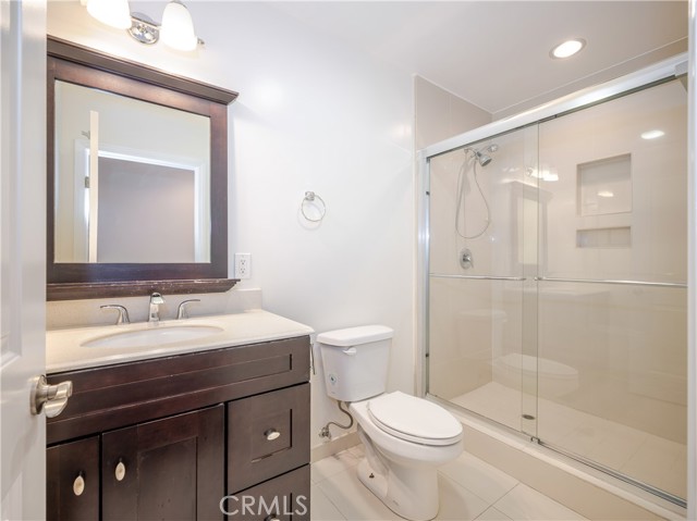 Detail Gallery Image 10 of 19 For 7656 Fountain Ave, West Hollywood,  CA 90046 - 2 Beds | 2 Baths
