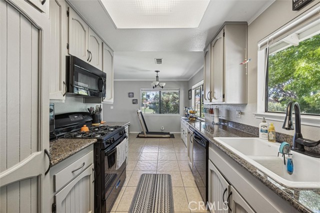 Detail Gallery Image 10 of 34 For 128 Flag Way a,  Paso Robles,  CA 93446 - 2 Beds | 2 Baths