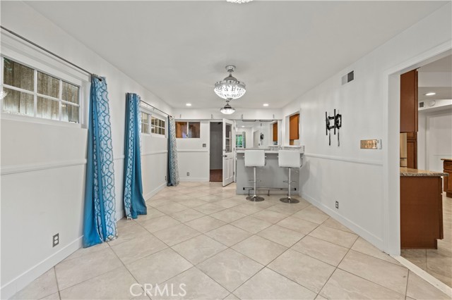 10685 Ledeen Drive, Lakeview Terrace CA: https://media.crmls.org/medias/5ced0c29-3bb2-400e-a749-ca5e13ecdf4c.jpg