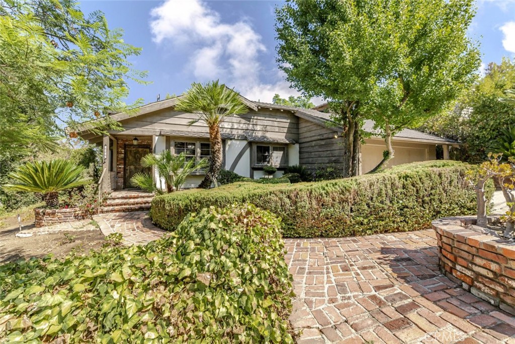3853 Eureka Drive
