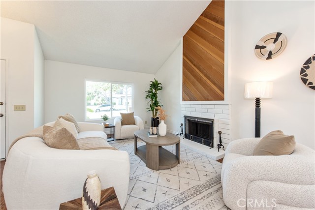 Detail Gallery Image 8 of 32 For 2536 Greenhill Dr, Fullerton,  CA 92833 - 4 Beds | 2 Baths