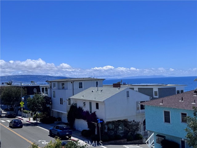 300 19TH Street, Manhattan Beach CA: https://media.crmls.org/medias/5cedb960-f171-4558-bec0-b4bca023087d.jpg