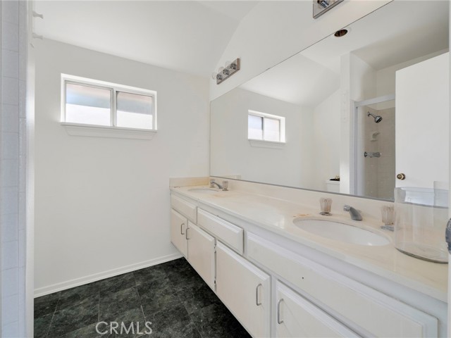 Detail Gallery Image 29 of 36 For 7952 Laramie Ave, Winnetka,  CA 91306 - 4 Beds | 2/1 Baths