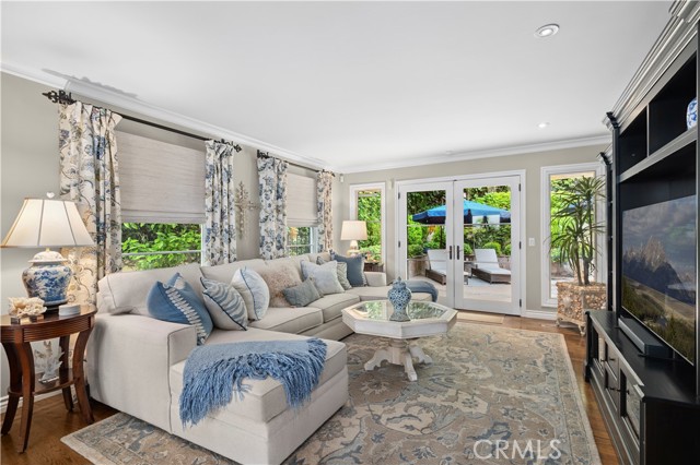 844 Temple Hills Drive, Laguna Beach CA: https://media.crmls.org/medias/5cee1468-2c55-4eb0-aced-0cd0f2bba61d.jpg