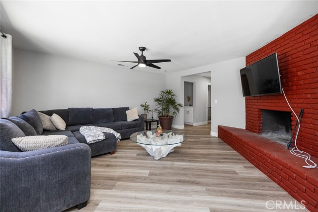 11911 Ivy Lane, Moreno Valley CA: https://media.crmls.org/medias/5cee5588-bf36-4071-8306-11a417e5bbf3.jpg