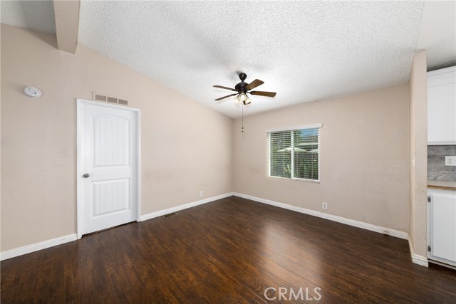 10412 Comstock Road, Corona CA: https://media.crmls.org/medias/5ceedbae-ba50-4ca0-8f36-27e78292084c.jpg