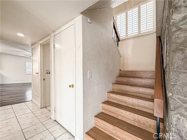 Detail Gallery Image 10 of 22 For 1814 Glenview Ave, Simi Valley,  CA 93063 - 4 Beds | 2/1 Baths