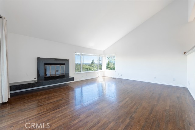 8665 Valley Circle Boulevard, West Hills CA: https://media.crmls.org/medias/5ceef7e4-120c-4748-9112-091068faddf1.jpg