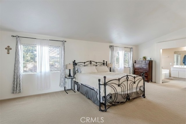 Detail Gallery Image 17 of 35 For 33129 Shoreline Dr, Lake Elsinore,  CA 92530 - 5 Beds | 3 Baths