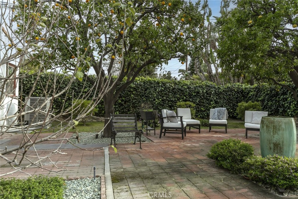 233 N Sparks StreetBurbank img 25