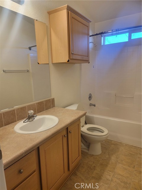 Detail Gallery Image 8 of 9 For 20230 Planada Ct, Riverside,  CA 92508 - 2 Beds | 2 Baths