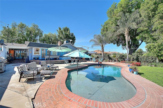 Detail Gallery Image 6 of 61 For 1429 Garretson, Corona,  CA 92879 - 4 Beds | 3 Baths