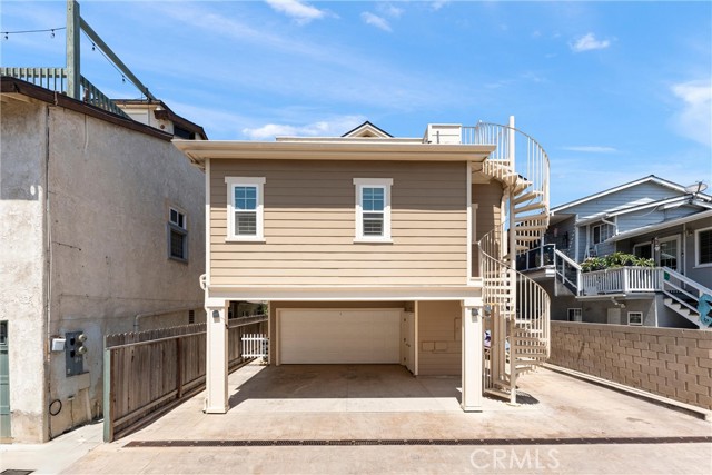 Detail Gallery Image 24 of 36 For 126 47th Street #1,  Newport Beach,  CA 92663 - 3 Beds | 2/1 Baths
