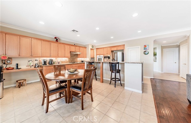 8656 Calle Canon Road, Corona CA: https://media.crmls.org/medias/5cf0b73e-4704-468a-8440-29f2f5c71382.jpg