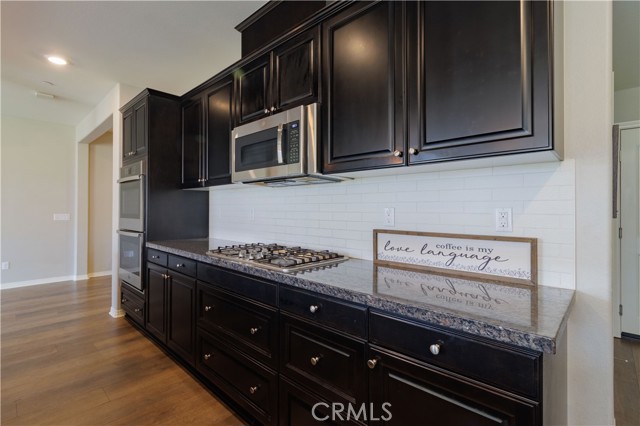 Detail Gallery Image 11 of 52 For 16034 Ulysses Ln, Fontana,  CA 92336 - 6 Beds | 4/1 Baths
