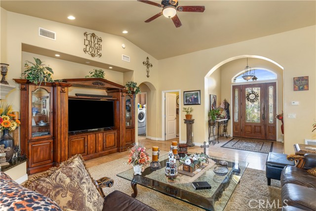 Detail Gallery Image 11 of 59 For 9929 Flyrod Dr, Paso Robles,  CA 93446 - 3 Beds | 2/1 Baths