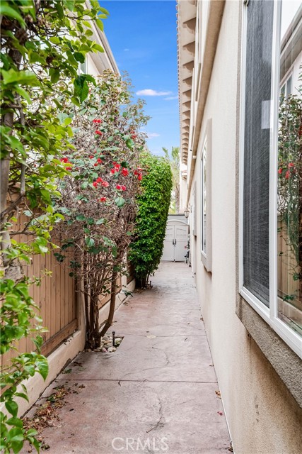 2208 Warfield Avenue, Redondo Beach, California 90278, 4 Bedrooms Bedrooms, ,3 BathroomsBathrooms,Residential,Sold,Warfield,SB22062522