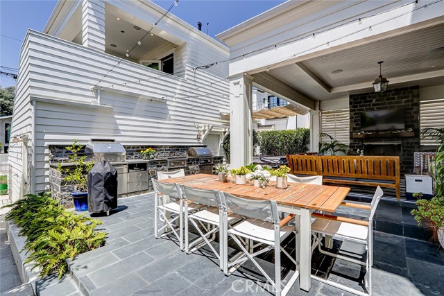 Detail Gallery Image 18 of 35 For 569 33rd, Manhattan Beach,  CA 90266 - 6 Beds | 5/1 Baths