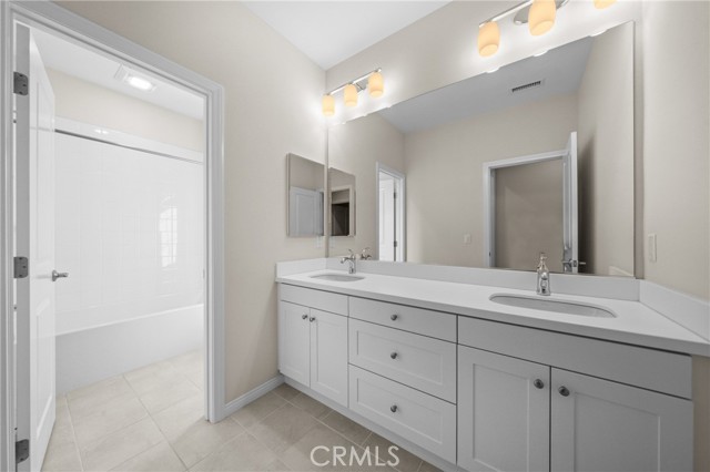 Detail Gallery Image 23 of 39 For 113 Hanging, Irvine,  CA 92620 - 3 Beds | 2/1 Baths