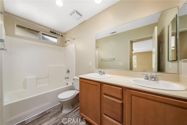 Detail Gallery Image 11 of 22 For 43030 Elena St, Lancaster,  CA 93536 - 3 Beds | 2 Baths