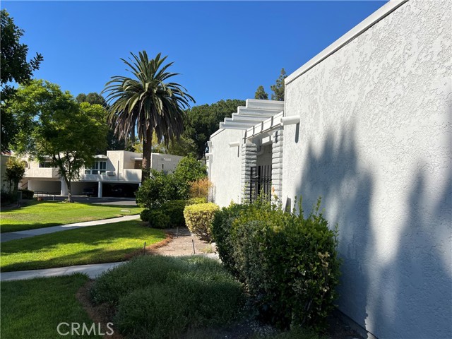 Detail Gallery Image 4 of 38 For 2222 via Puerta a,  Laguna Woods,  CA 92637 - 2 Beds | 2 Baths