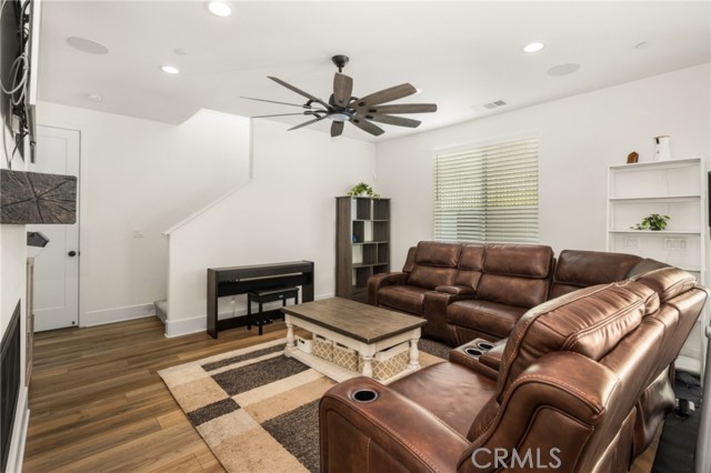 Detail Gallery Image 14 of 74 For 11786 Glenridge Rd, Corona,  CA 92883 - 3 Beds | 2/1 Baths