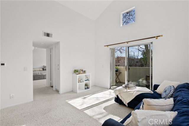 Detail Gallery Image 3 of 22 For 21358 Nandina Ln #204,  Newhall,  CA 91321 - 2 Beds | 2 Baths