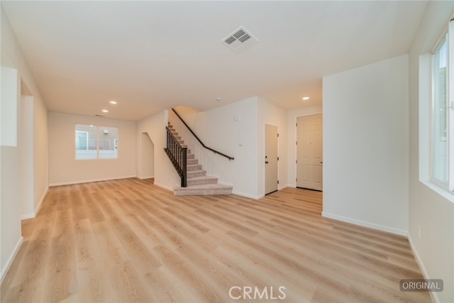 Detail Gallery Image 3 of 33 For 348 Camino De La Estrella, Perris,  CA 92571 - 5 Beds | 2/1 Baths