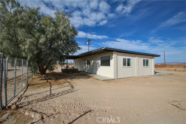 Detail Gallery Image 2 of 24 For 6391 Zircon Ave, Twentynine Palms,  CA 92277 - 2 Beds | 1 Baths