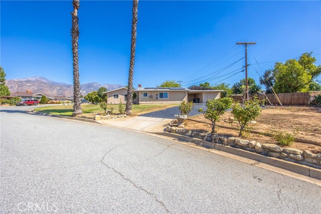 35345 Panorama, Yucaipa CA: https://media.crmls.org/medias/5cf713b9-ba5f-40ab-be04-0f34cfbcce69.jpg