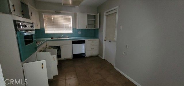 Detail Gallery Image 8 of 15 For 6201 Bel Aire Way, Bakersfield,  CA 93309 - 2 Beds | 1 Baths