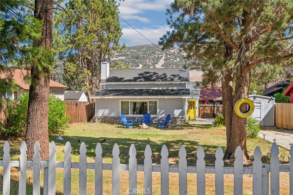513 E Meadow Lane