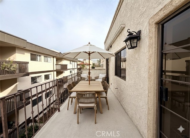 Detail Gallery Image 11 of 29 For 227 S Madison, Pasadena,  CA 91101 - 2 Beds | 2/1 Baths
