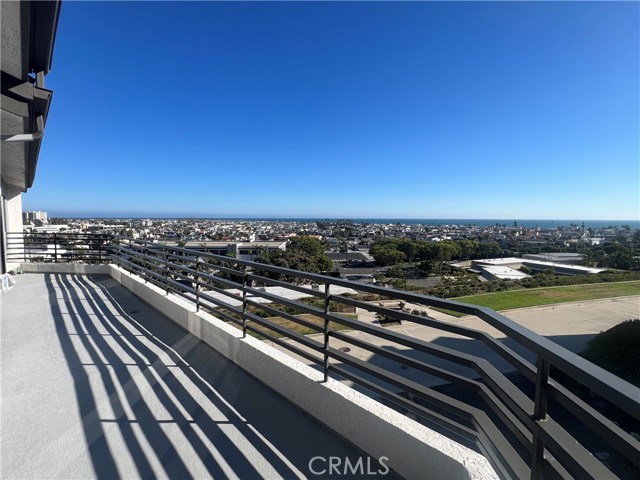 270 Cagney Lane, Newport Beach CA: https://media.crmls.org/medias/5cfa32ed-04fd-4ef0-b68b-e609e34081b6.jpg
