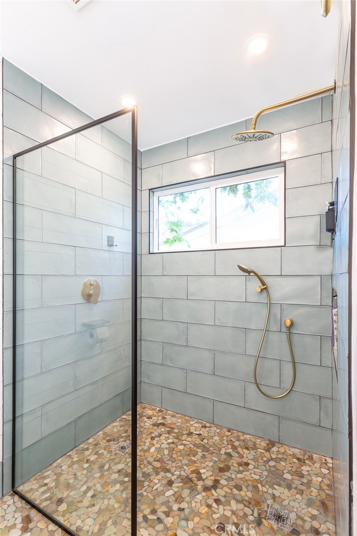 5cfa491d 3a2b 4b3f A493 45fcae8f4fcc