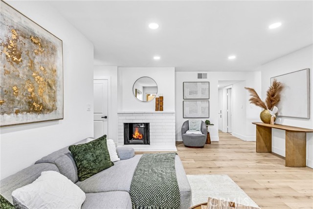 17562 Vandenberg Lane, Tustin CA: https://media.crmls.org/medias/5cfaad6f-6b1c-4160-87c6-9ec048620547.jpg