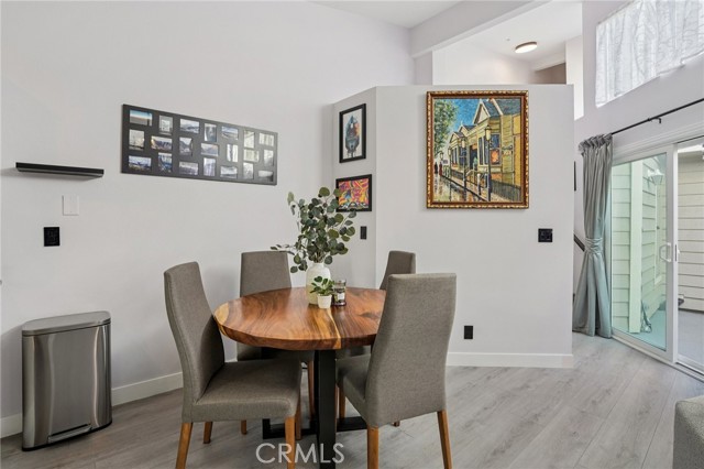 Detail Gallery Image 9 of 24 For 11377 Osborne Pl #13,  Sylmar,  CA 91342 - 2 Beds | 2/1 Baths