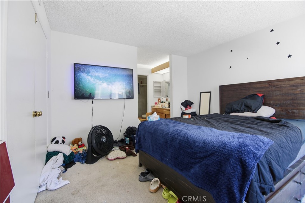 https://media.crmls.org/medias/5cfba642-abbf-4170-8ced-bcdbca49732d.jpg?preset=X-Large