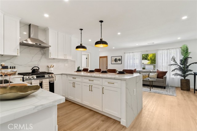 18257 Palora Street, Tarzana CA: https://media.crmls.org/medias/5cfbb676-c01a-4159-bf87-79e5ccc4d8c0.jpg