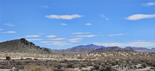 800 Northside Road, Lucerne Valley CA: https://media.crmls.org/medias/5cfc4733-ab41-4ed8-b9bd-b54cec1d59b9.jpg