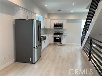 Detail Gallery Image 4 of 21 For 1143 Irolo, Los Angeles,  CA 90006 - 3 Beds | 2 Baths