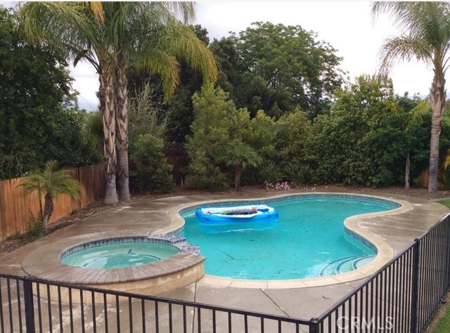 Detail Gallery Image 20 of 25 For 43 Valencia Ln, Redlands,  CA 92374 - 5 Beds | 3/1 Baths